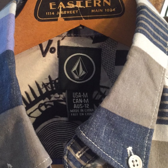 Volcom Button Down Shirt - Picture 3 of 4